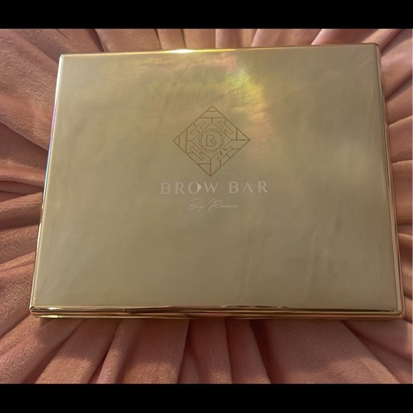 Brow Bar - Picture 3 of 6